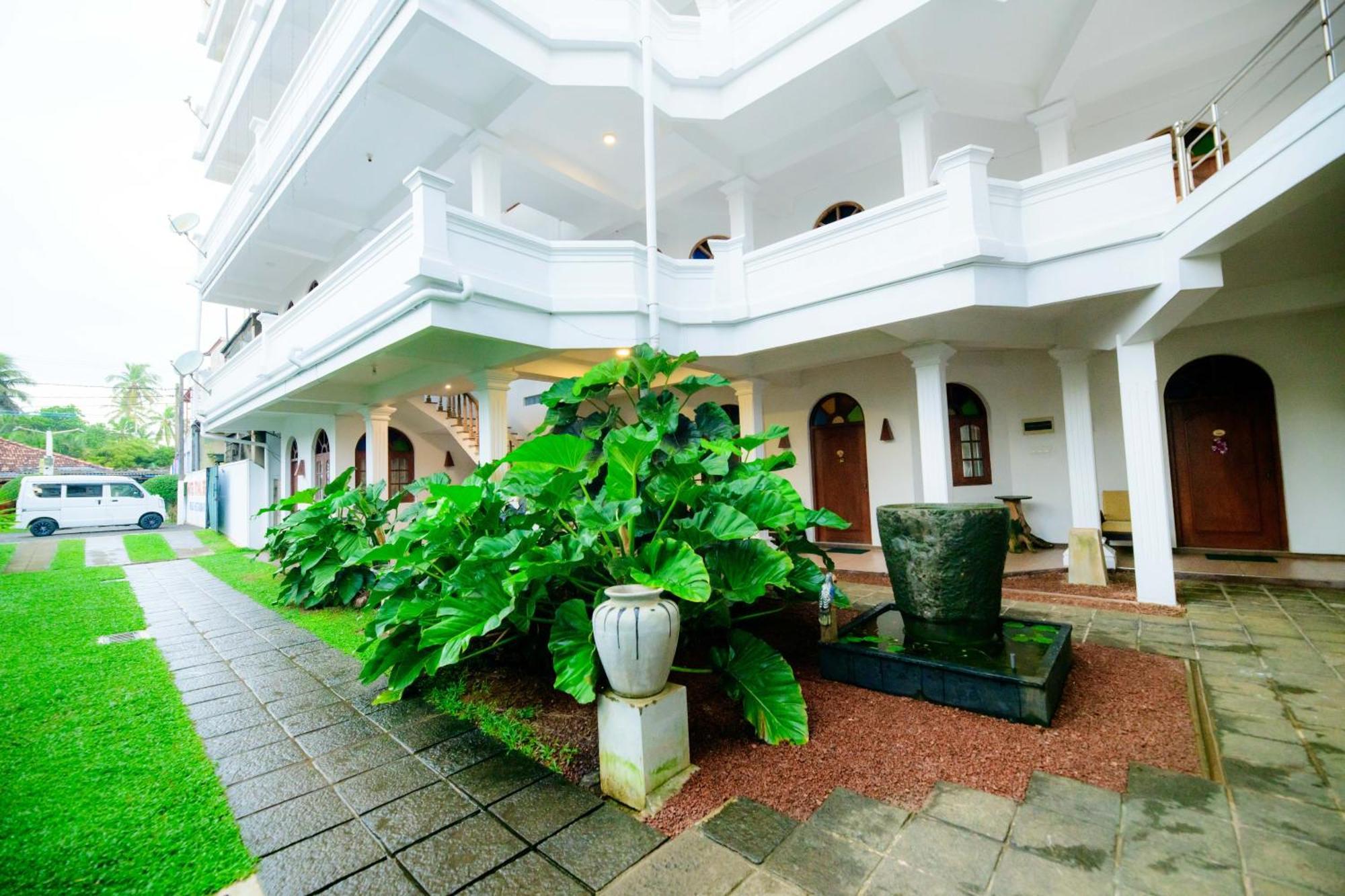 Royal Beach Hotel & Restaurant Hikkaduwa Exterior foto