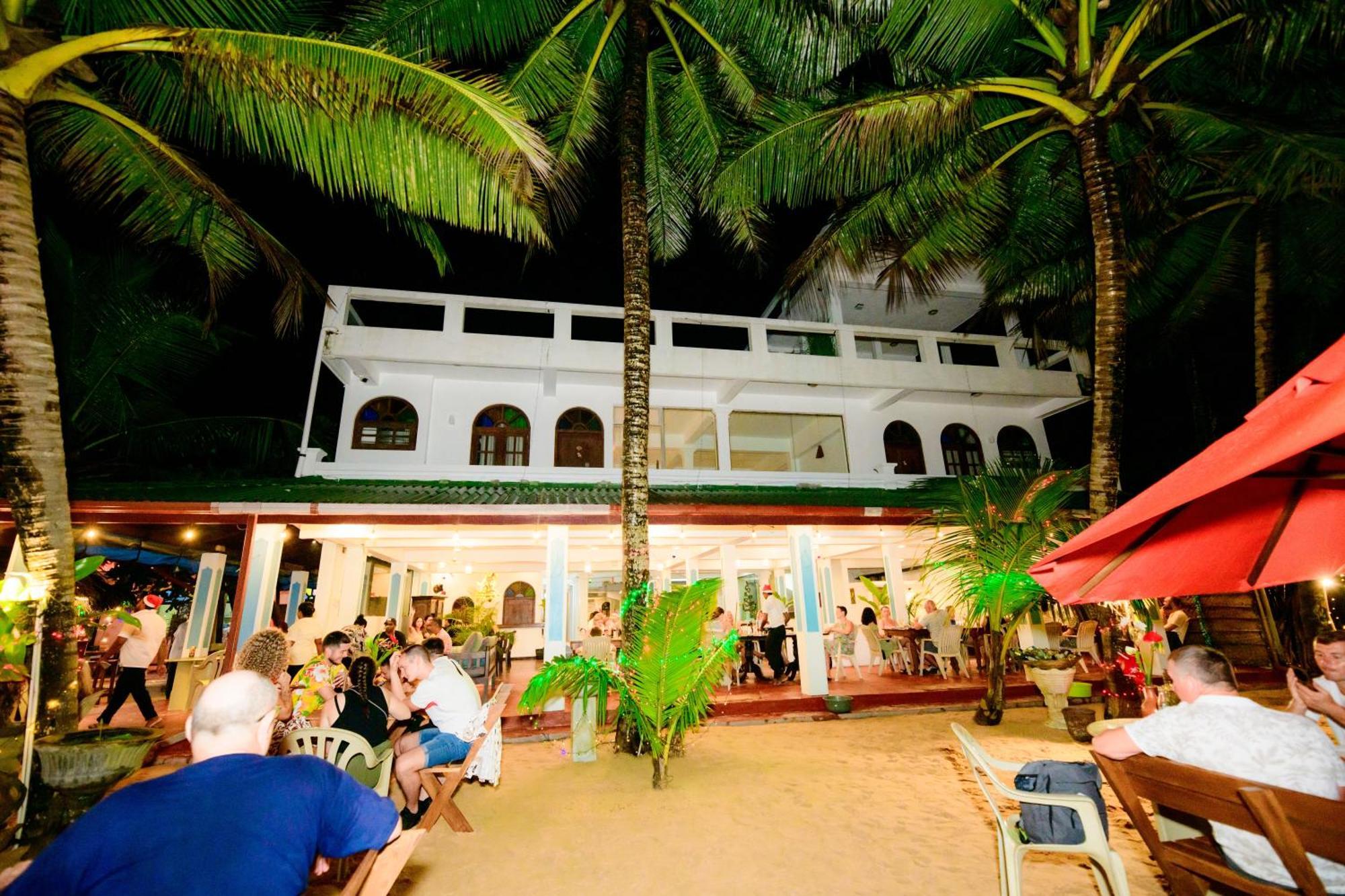 Royal Beach Hotel & Restaurant Hikkaduwa Exterior foto