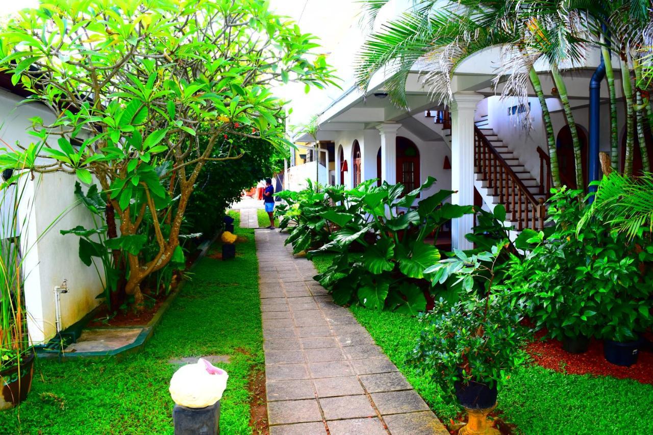 Royal Beach Hotel & Restaurant Hikkaduwa Exterior foto