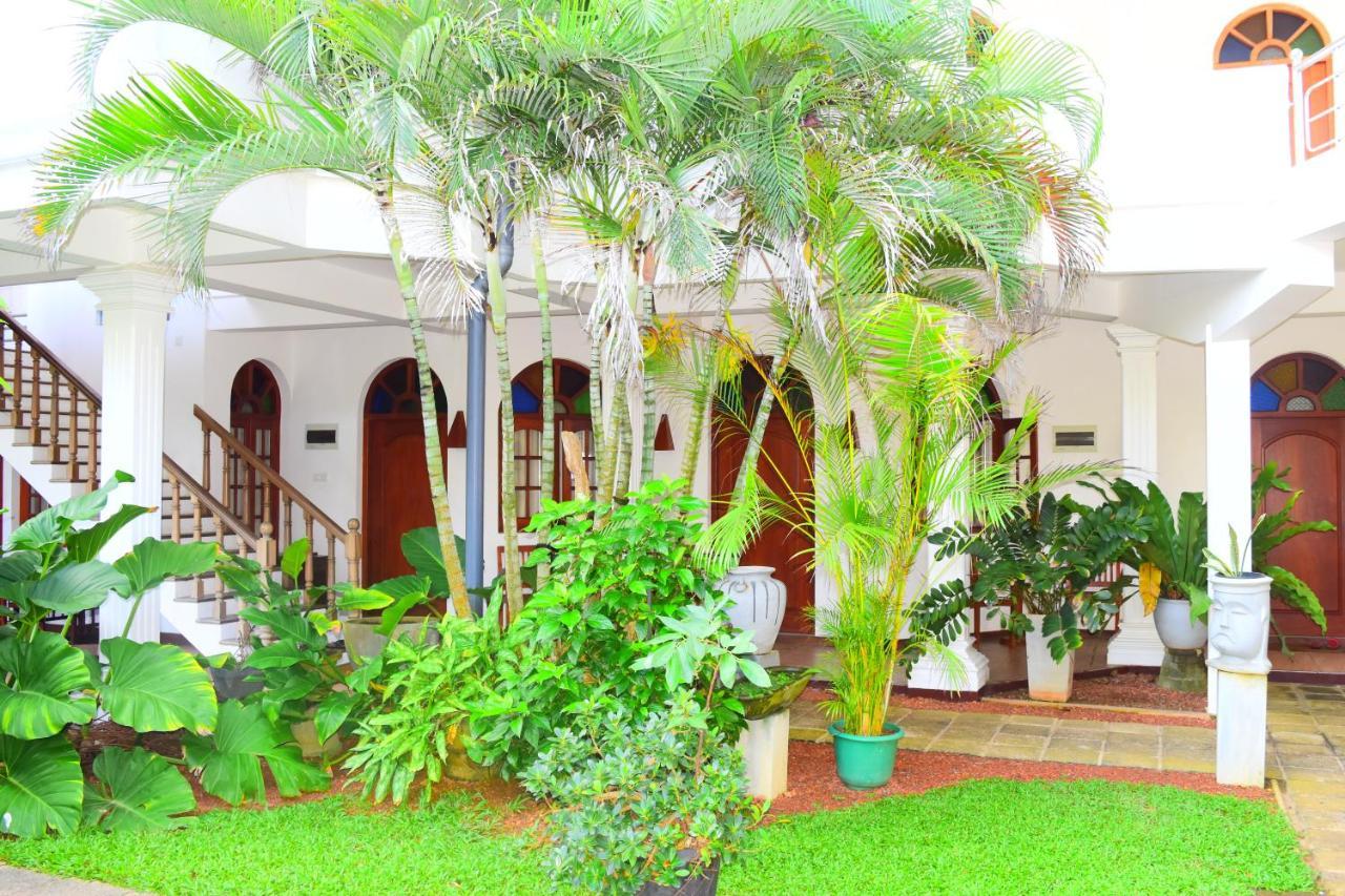 Royal Beach Hotel & Restaurant Hikkaduwa Exterior foto